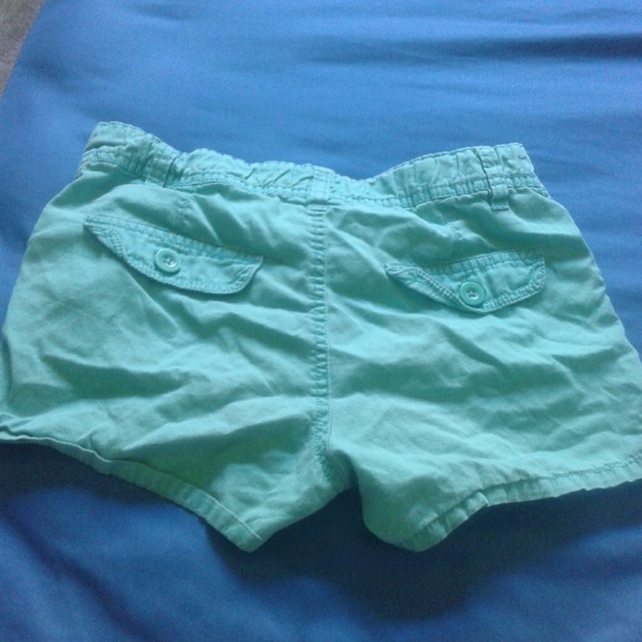 Green khaki shorts - Picture 3 of 3